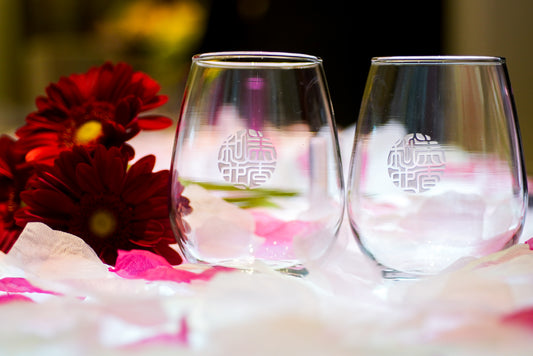 友人の結婚祝い、新婚祝い、内祝いギフトにぴったり:「しるし結びペアグラス」で特別な瞬間を祝おう